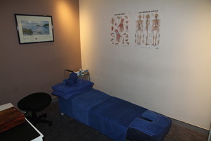 ExL Physiotherapy & Sports Rehab Pic 3 - Treatment room 1