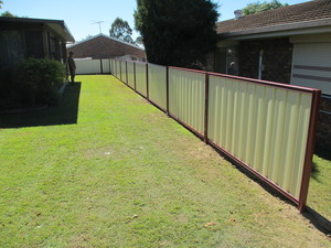 DCM Fencing Pic 2 - Colourbond with trim or without