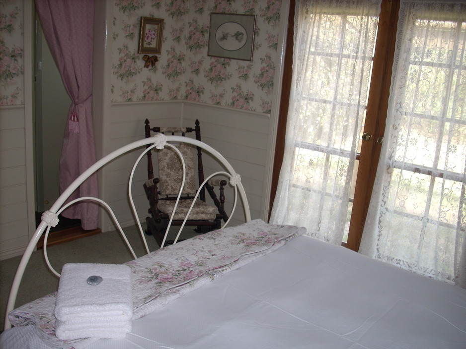 Whitelaw's Rest Pic 1 - Rose room