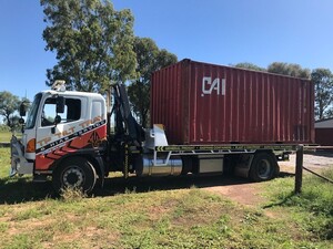 TP Tilt Tray & Hiab Service Pic 2 - Container transport