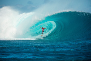 Surf Shop Pic 5 - Kelly Slater on winning wave