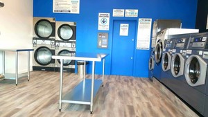 Ezy Wash & Dry Laundromat - Angle Vale Pic 4