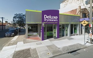 Deluxe Drycleaners Pic 3