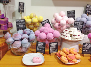 Lush Fresh Handmade Cosmetics Chadstone S/C Pic 2