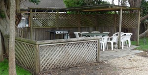 Blackboy Tree Motel Pic 5 - BBQ Area