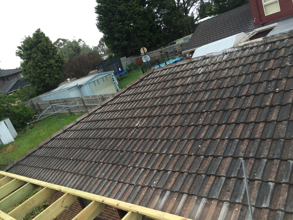 Ryan's Roofing Pic 1