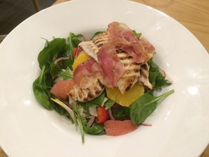 Donna Bionda Pic 4 - Grilled Chicken and Citrus Salad