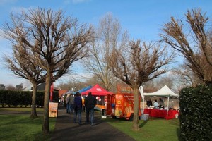 Yarra Valley Farmers' Market Pic 5 - Pathway towards the Market