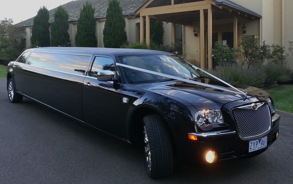 LR Limousines Pic 1 - Chrysler 300C Stretch Limousine