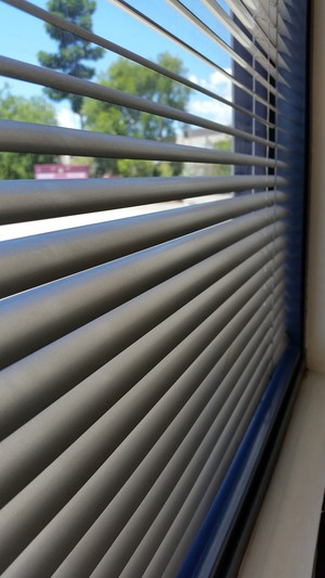 Hygienic Solutions Austalia Pic 4 - Window cleans and blind dusting