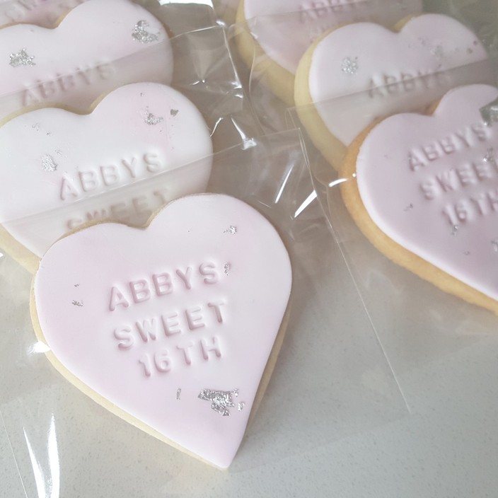 Mint and Sugar Parties Pic 1 - Personalised fondant cookies