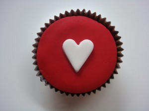 Cupcakes Only Pic 4 - love heart