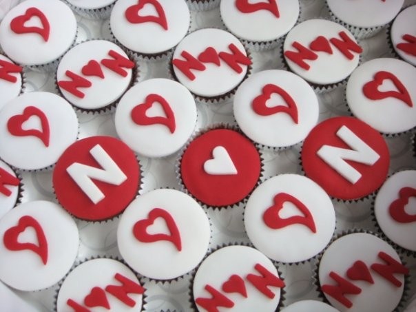 Cupcakes Only Pic 1 - red hearts