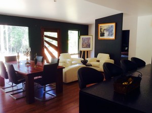 Mudstone Spa Retreat Pic 2 - Shared lounge at Mudstones Manor Guest House