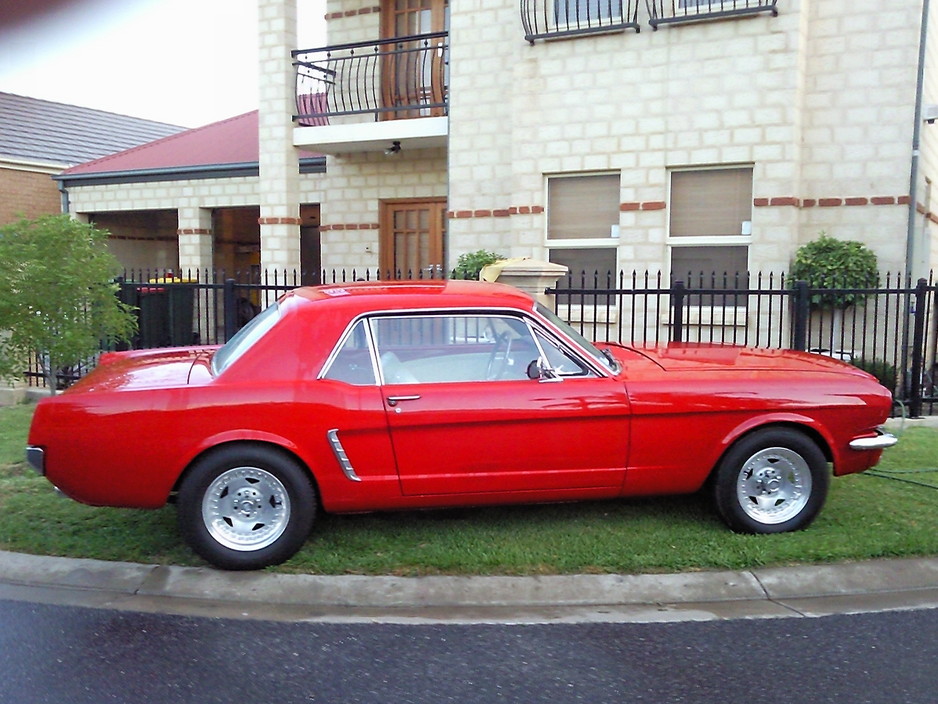 INDEPENDENT WINDSCREENS Pic 1 - one of many classic vehicles we have installed glass too