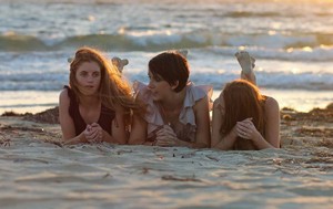 Anita Underwood Photography Pic 5 - sisters on the beach