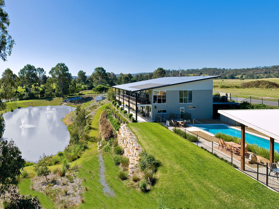 Upstream Bethania Pic 1 - Upstream Clubhouse and Lake