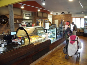 Maru Koala and Animal Park Pic 3 - Fresh food available dinein or takeaway from our licensed Homestead Bistro and caf