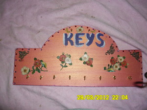 Unique Wooden Crafts Pic 5 - Kay Plaque holds upto 8 sets on a Sunrise Cut Out can be done on this cut out or the Rectangle or Oval Cut outs