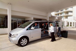 Sun-air bus service Pic 4 - Door to door private transfers