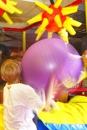 Kidz n Play Playcentres and Cafe Pic 2 - Big ball pit fun