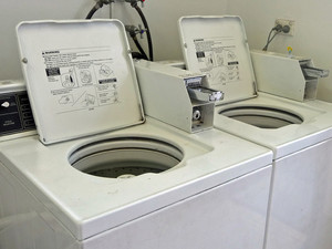 Brisbane Laundry Rentals Pic 4 - Coin operated top load washing machines