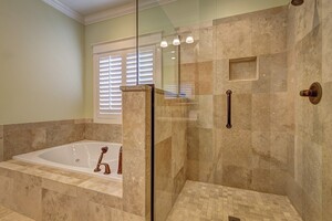 Tamworth Bath and Shower Pic 3