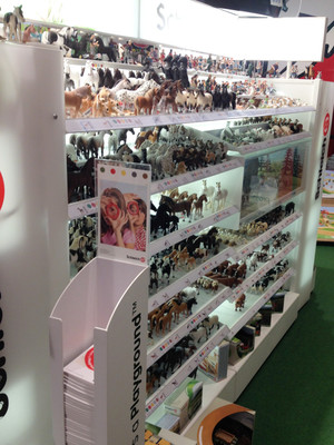 Puzzling Pic 5 - Shelves of Schleich