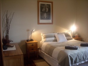 Manly Beach View Bed and Breakfast Pic 2 - Queen bedroom