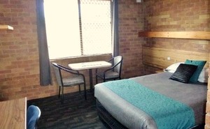 Merino Motor Inn Pic 4 - Standard Room features a queen bed