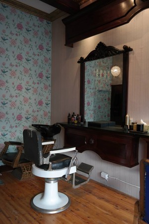 Bondi Barber Lounge Pic 2