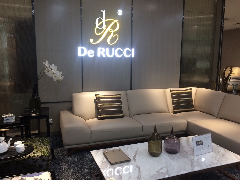 De Rucci Living Pic 2