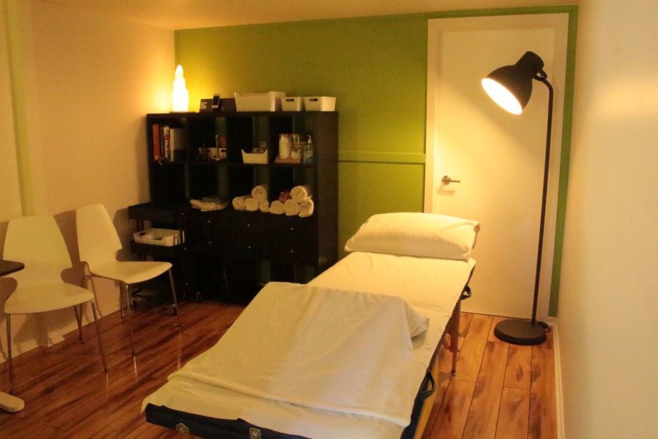 Fehresian Energetics Pic 1 - Enjoy the calm and inviting feeling of our clinic in Sherwood