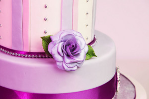 Carolyn's Cakery Pic 4 - Purple Floral