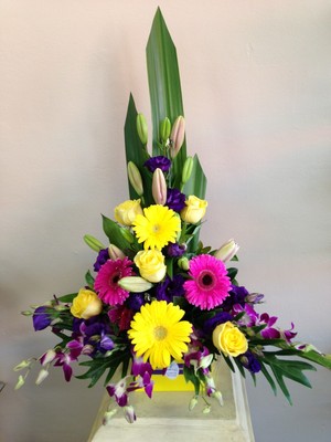 Belmont Florist Pic 4 - Bright Arrangement