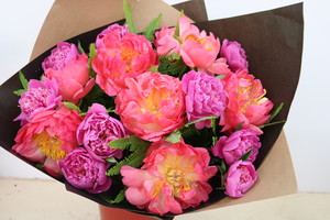 Blossoms florist Pic 4 - Wow peony heaven