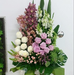 Blossoms florist Pic 5 - Front facing elegant arrangwmwnt