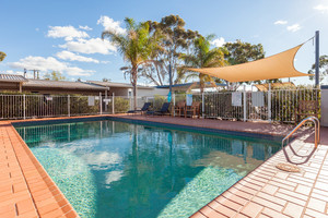 Comfort Inn Aden Hotel Mudgee Pic 4 - Cool off in our sparkling onsite pool