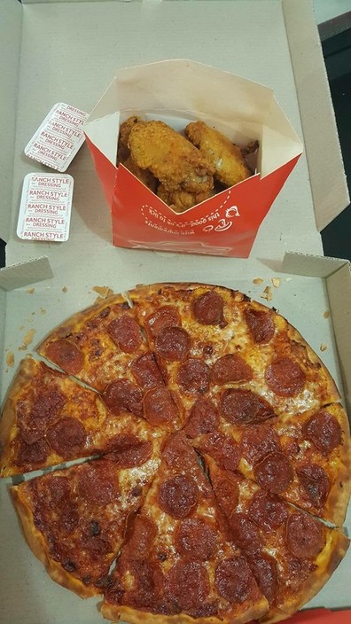 Pizza Hut Pic 1 - Pepperoni Pizza Chicken nibbles