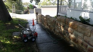 Mow It Up Lawnmowing Pic 2