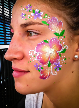 art Illusions; Face painter & Body art painting Pic 5