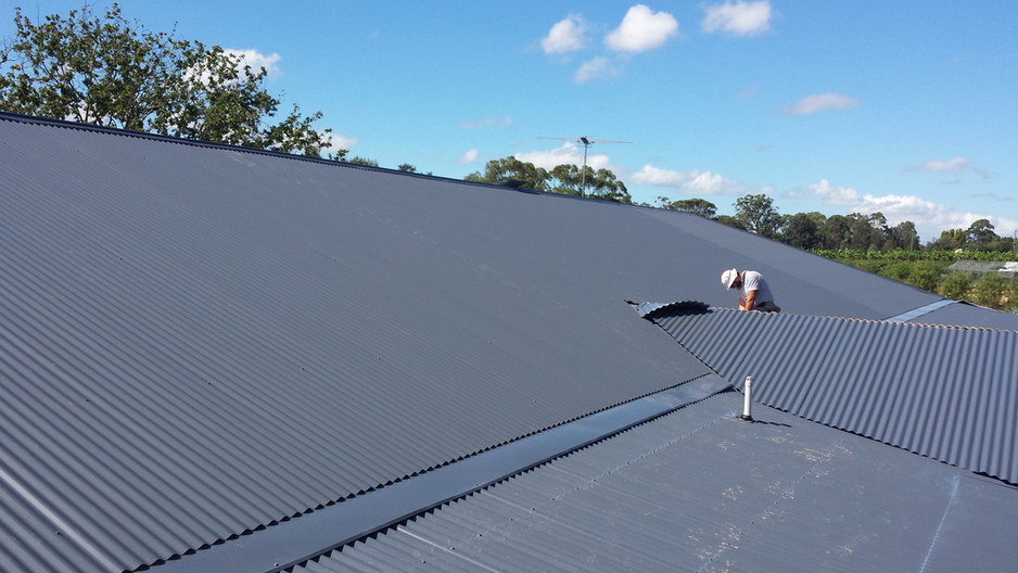 gutter & roof Pic 1 - New colour bond roof