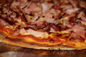 Ettalong Memorial Bowling Club Pic 3 - Wood Fired Pizzas The Alfresco Brasserie