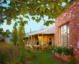 Ballarat Lodge & Convention Centre Pic 1 - Exterior of reception