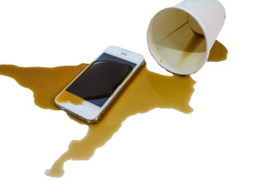 Just Smart Devices Pic 3 - Water or liquid damage is not necessarily the end of your phonelet us see if we can save it