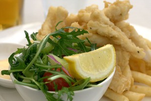 Buskers Pic 2 - succulent salt pepper squid w side salad