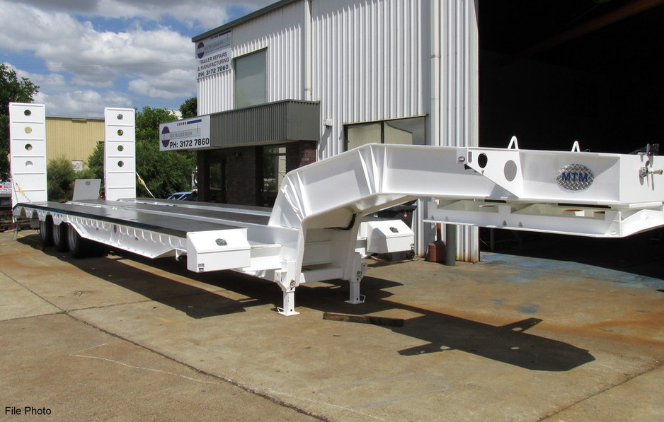 Mix Trailer Mods Pic 1 - Deck Widening Low Loader options include quad steerable axles