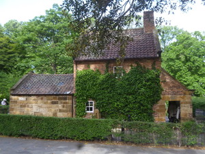 Fitzroy Gardens Pic 5 - Captain Cooks Cottage