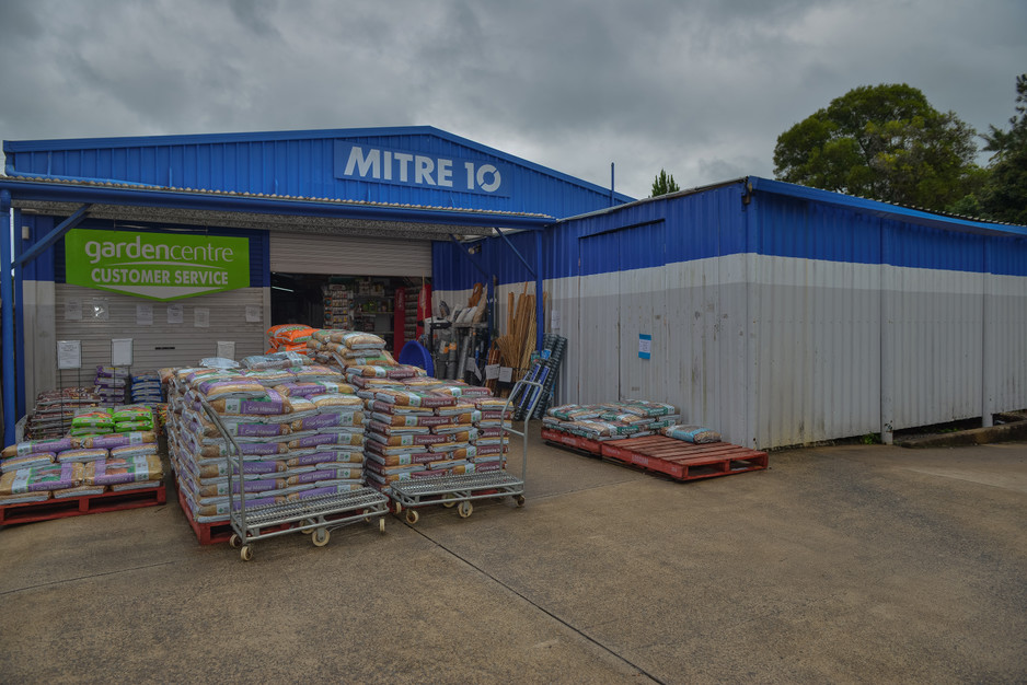 Mitre 10 Pic 1