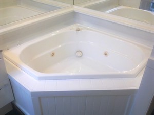 Cooper-Glaze Bathrooms Pic 2 - Resurface Spa bats